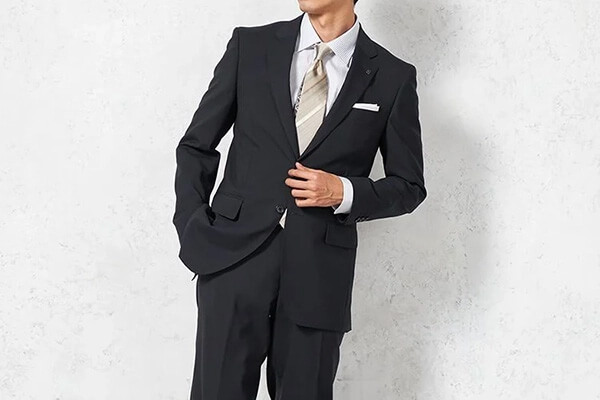 フォーマルな結婚式コーデ