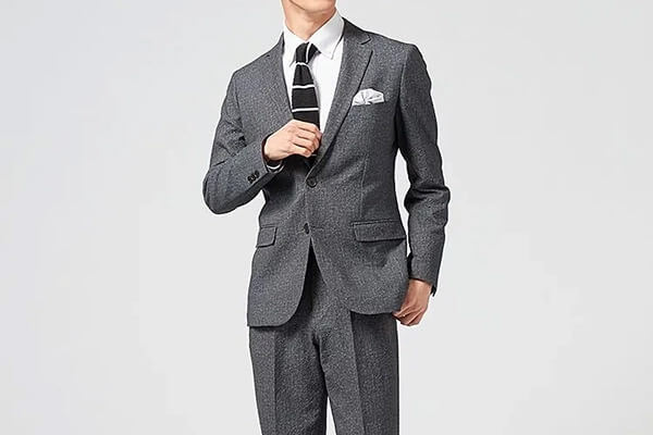 カジュアルすぎない夏の結婚式コーデ