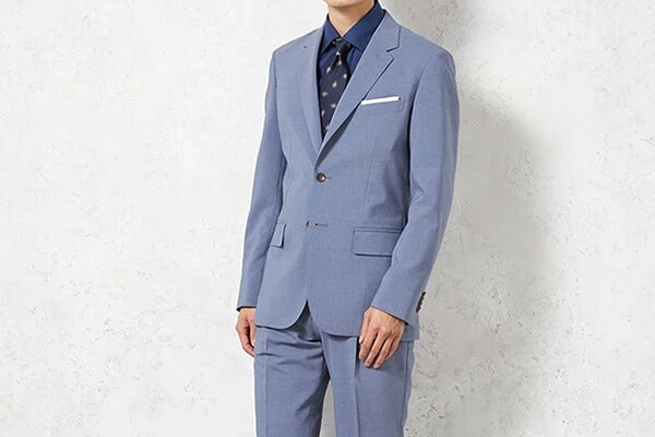 ネイビーのシャツを使ったカジュアルなパーティーコーデ