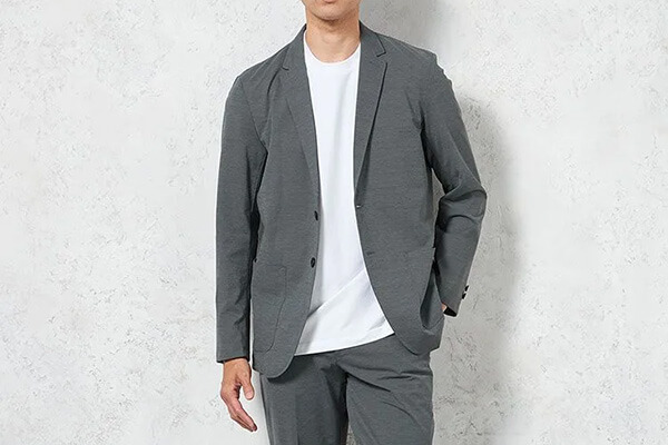 セットアップスーツ