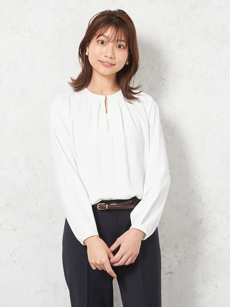 【ウォッシャブル】ブラウス長袖クルーネックプルオーバータックブラウス透けにくいストレッチ無地SOFFICE通年【レディース】
