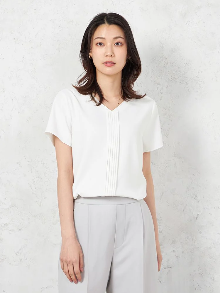 【INDIVI】ウォッシャブルソフトクレープ半袖Ｖネックタックブラウス無地春夏【レディース】